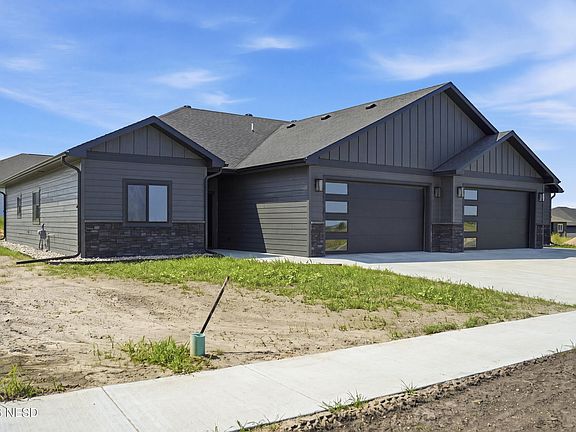 3rd image of 685 Kaylee Ct