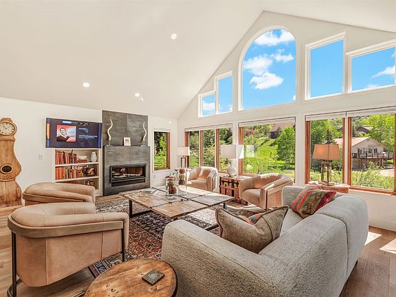 3rd image of 1580 Mark Twain Court