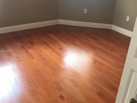 5th image of 1017 SW 150th Pl