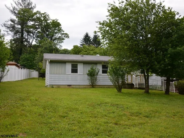 7 Academy St, Buckhannon, WV 26201
