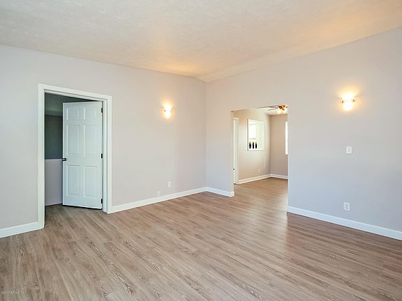 3rd image of 11257 Bruce Dr