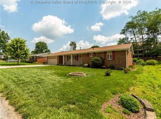28 White Rock Dr, Hurricane, WV 25526