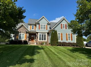 6065 Willow Farm Dr, Denver, NC 28037