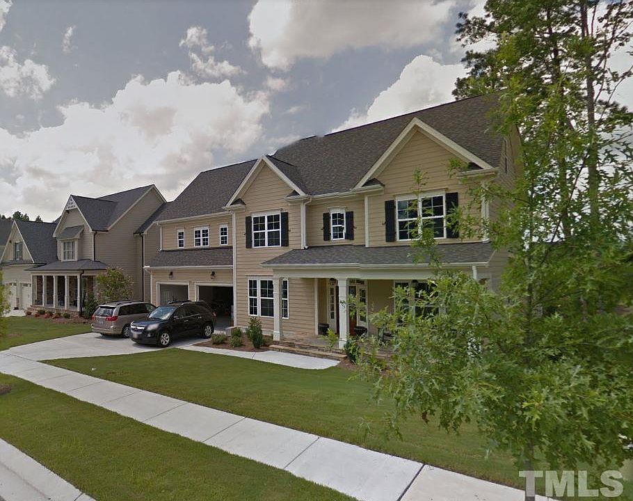 2nd image of 405 Wanderview Ln