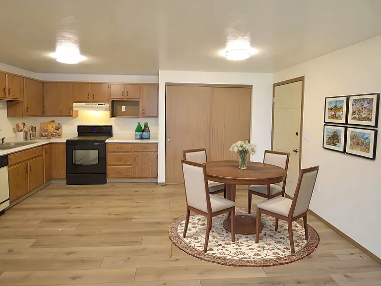 Joseph Court Apartments — Photo 3