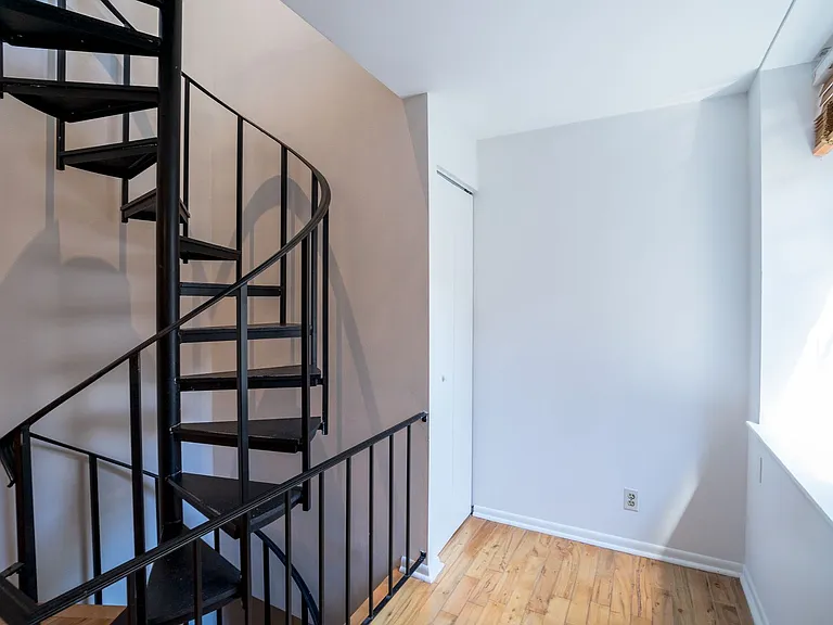1137 Pine St #103 — Photo 8