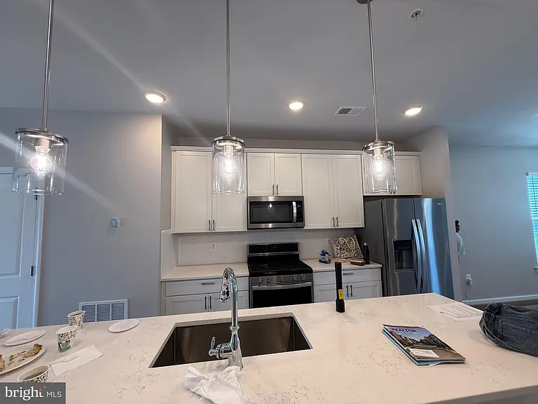 221 Narrowleaf Way — Photo 40