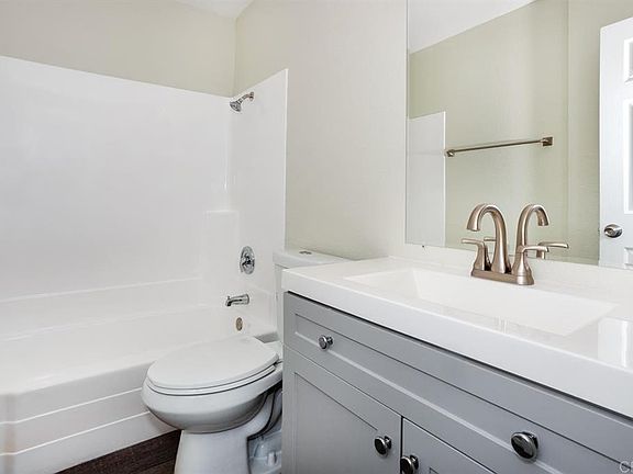 3rd image of 589 N Johnson Ave Unit 123