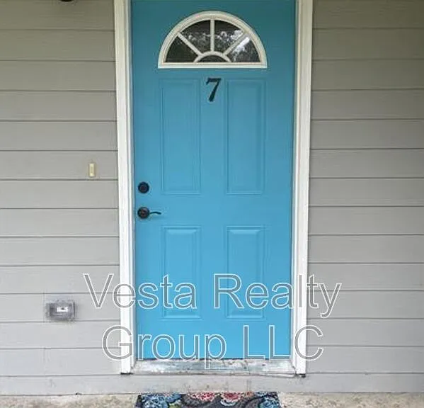 7 Emory St — Photo 1
