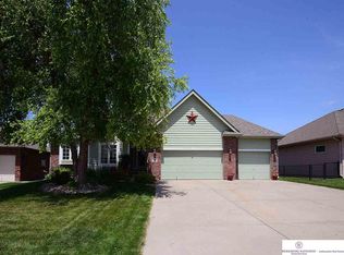 17504 Poppleton Ave, Omaha, NE 68130