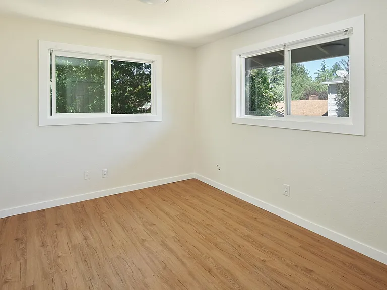 3815 SE 122nd Ave — Photo 9