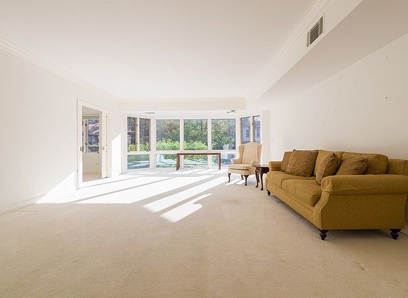 2nd image of 601 Mulberry Pl APT 2H