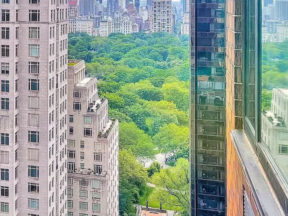 5th image of 30 W 61st St APT 30F