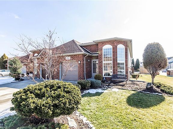 2nd image of 1585 Lovell Cres