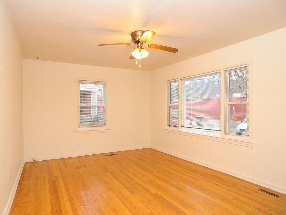 1st image of 309 Riverland Dr