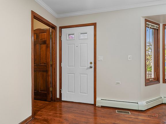 5th image of 807 Burris Ave
