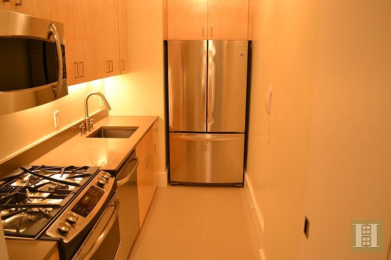 2nd image of 60 W 57th St APT 10M