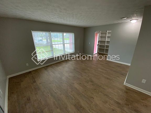 3rd image of 7733 Lisa Dr E