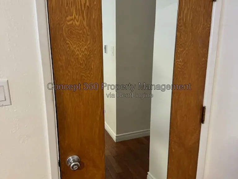 1604 E 2nd St #1H — Photo 41