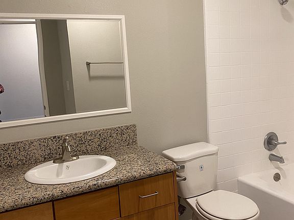 4th image of 1165 Thompson Ave #9