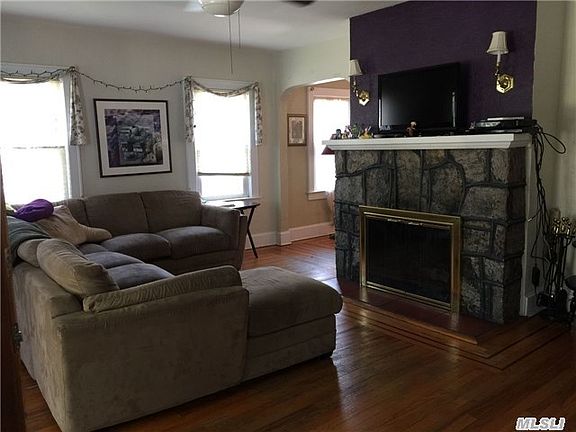 2nd image of 1890 Rockville Dr