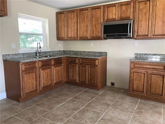 2nd image of 4401 Lancelot Dr