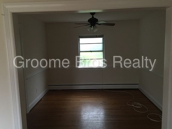 4th image of 15 Longstreet Ave