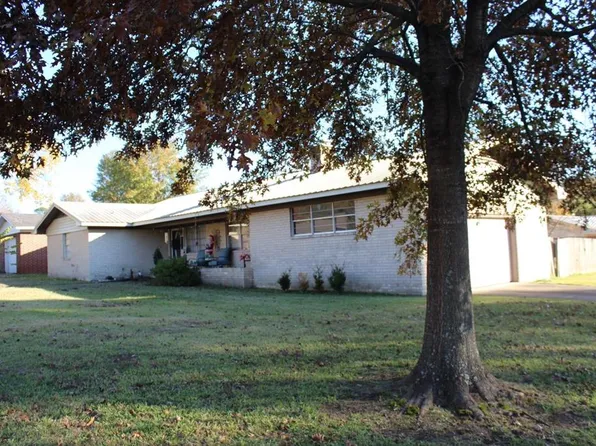 1402 SE Madison St, Idabel, OK 74745
