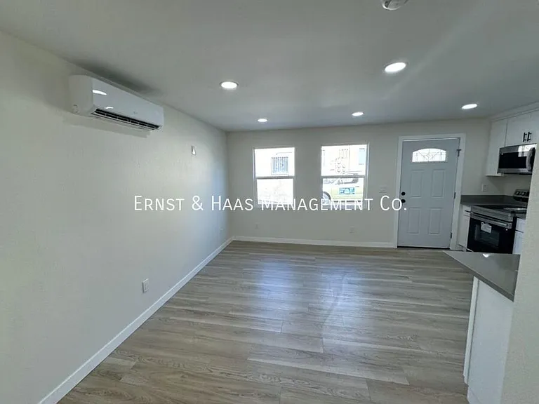 774B Cherry Ave — Photo 6