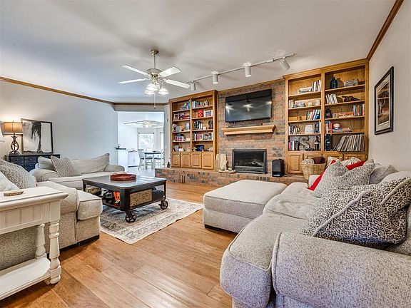 5th image of 10201 Fawn Valley Dr