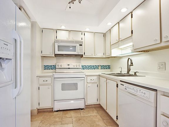 3rd image of 900 Ocean Dr APT 207