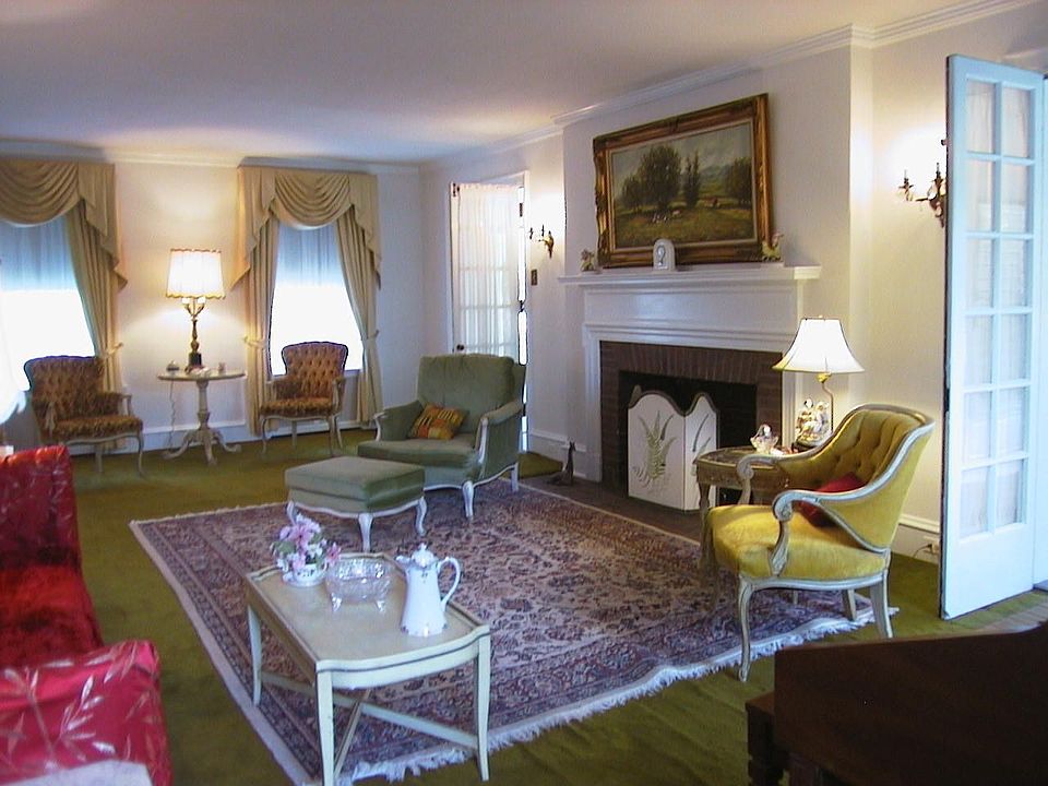 Living room with fireplace
