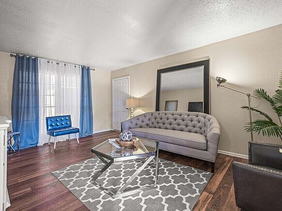 3rd image of 100 Manchester Dr #382