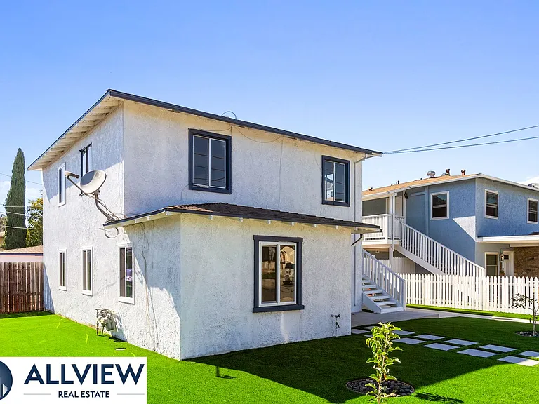 452 South Shaffer Street — Photo 17