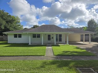 121 Lynn Dr, Lafayette, LA 70508