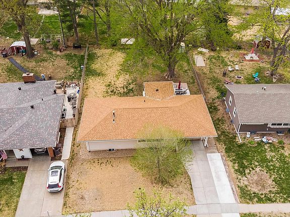 5th image of 1931 Riviera Dr