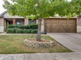 506 Serenade Ln, Euless, TX 76039