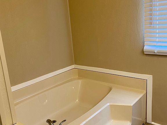 5th image of 2519 Judy Ave #6