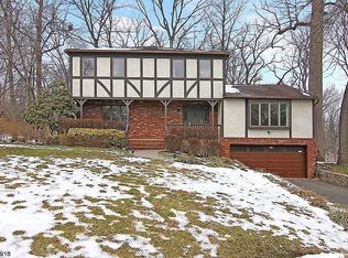 7 Craven Rd, Mountain Lakes, NJ 07046