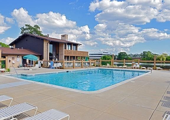 3rd image of 6167 Knoll Wood Rd APT 205