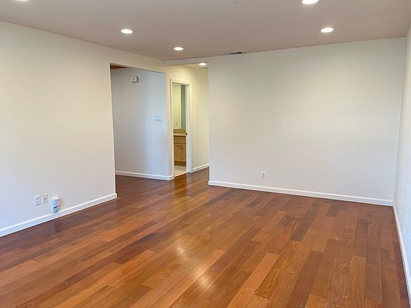 3rd image of 6472 Canterbury Ct