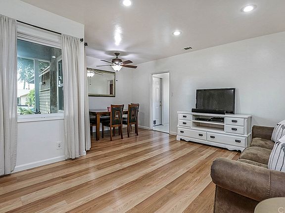 5th image of 708 W B St
