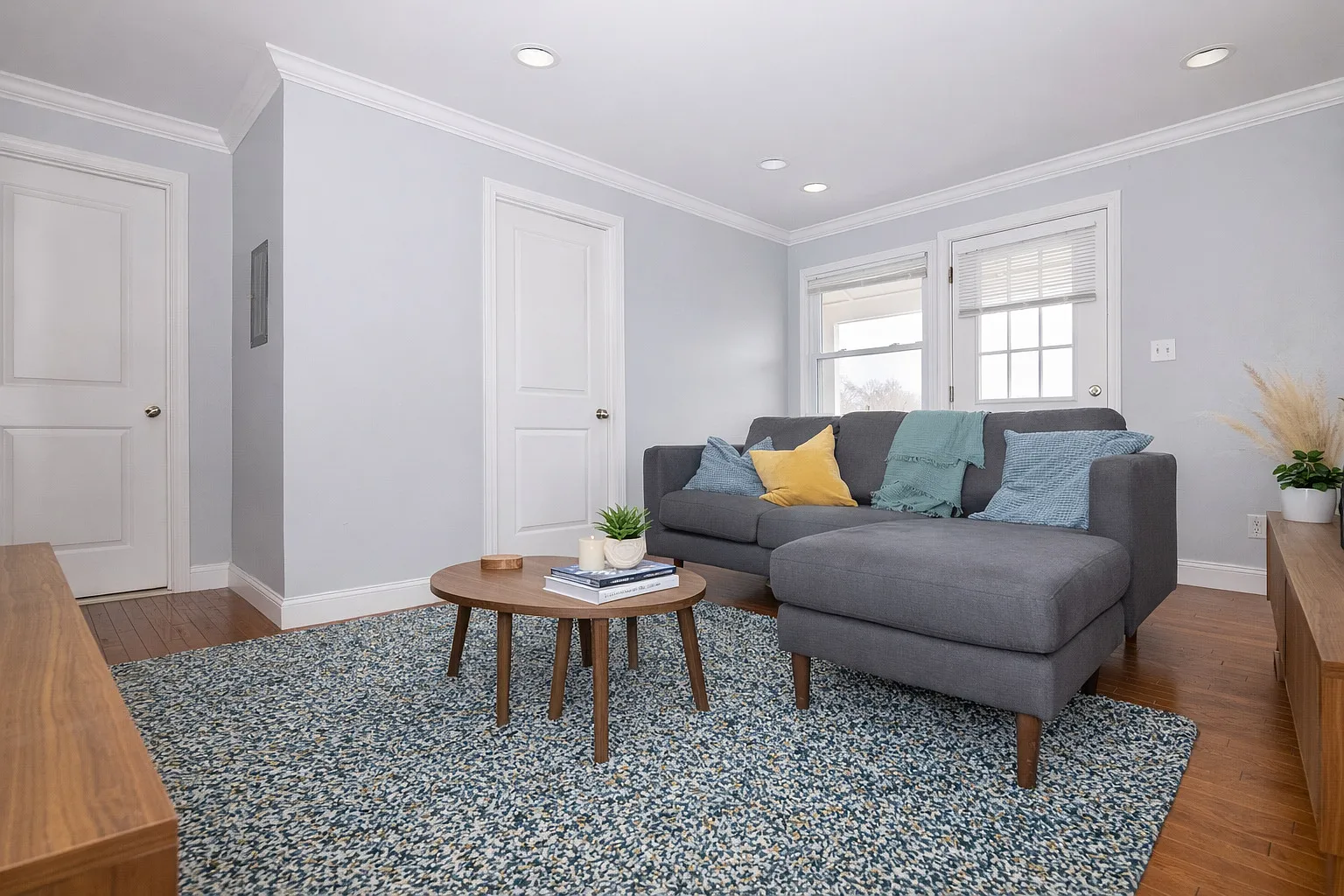 3 bed, 756 sqft, $3,000 — Photo 4