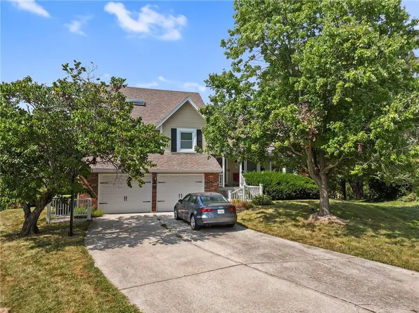 600 SE Country Ln, Lees Summit, MO 64063