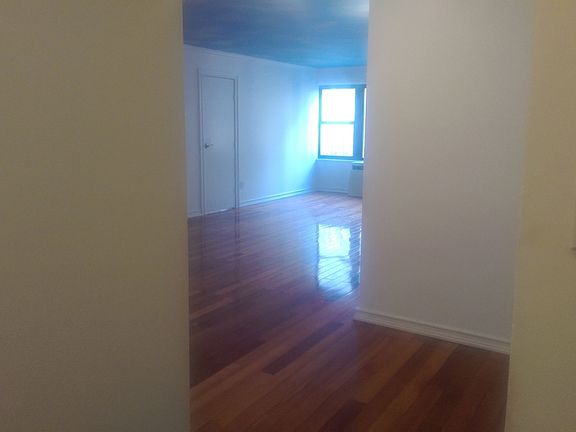 3rd image of 279 E 44th St APT 7J