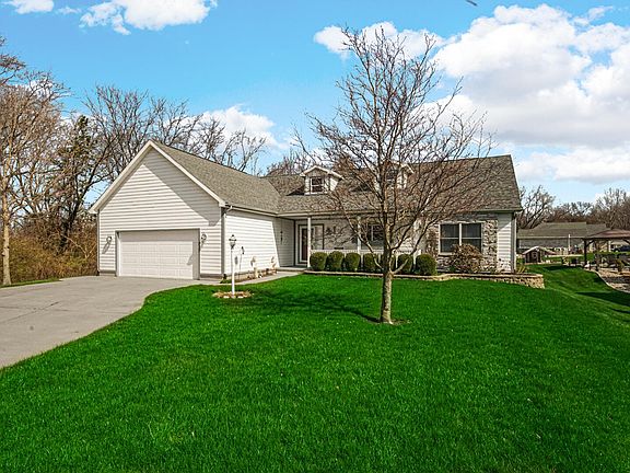 3rd image of 2463 W Rue Du Lac Ct