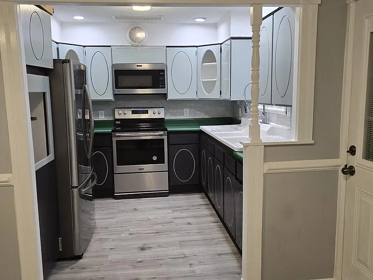 204 S Robbins Ct — Photo 10