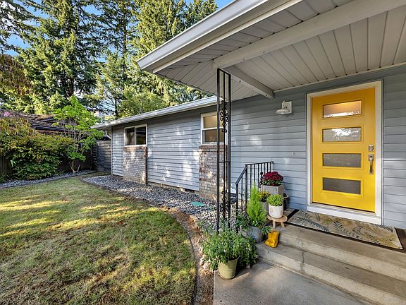 3rd image of 4511 NE 25th Ct