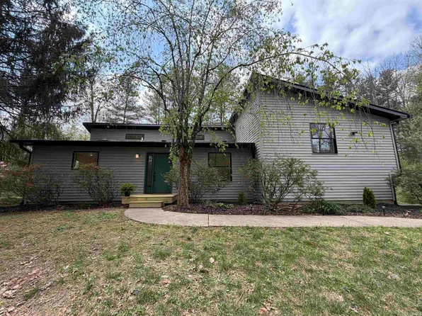 4620 S Woodbine Dr, Bloomington, IN 47403