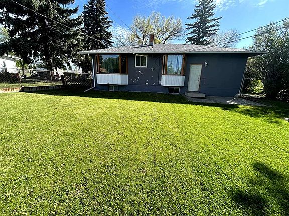 3rd image of 639 NE Thornhill Dr NW